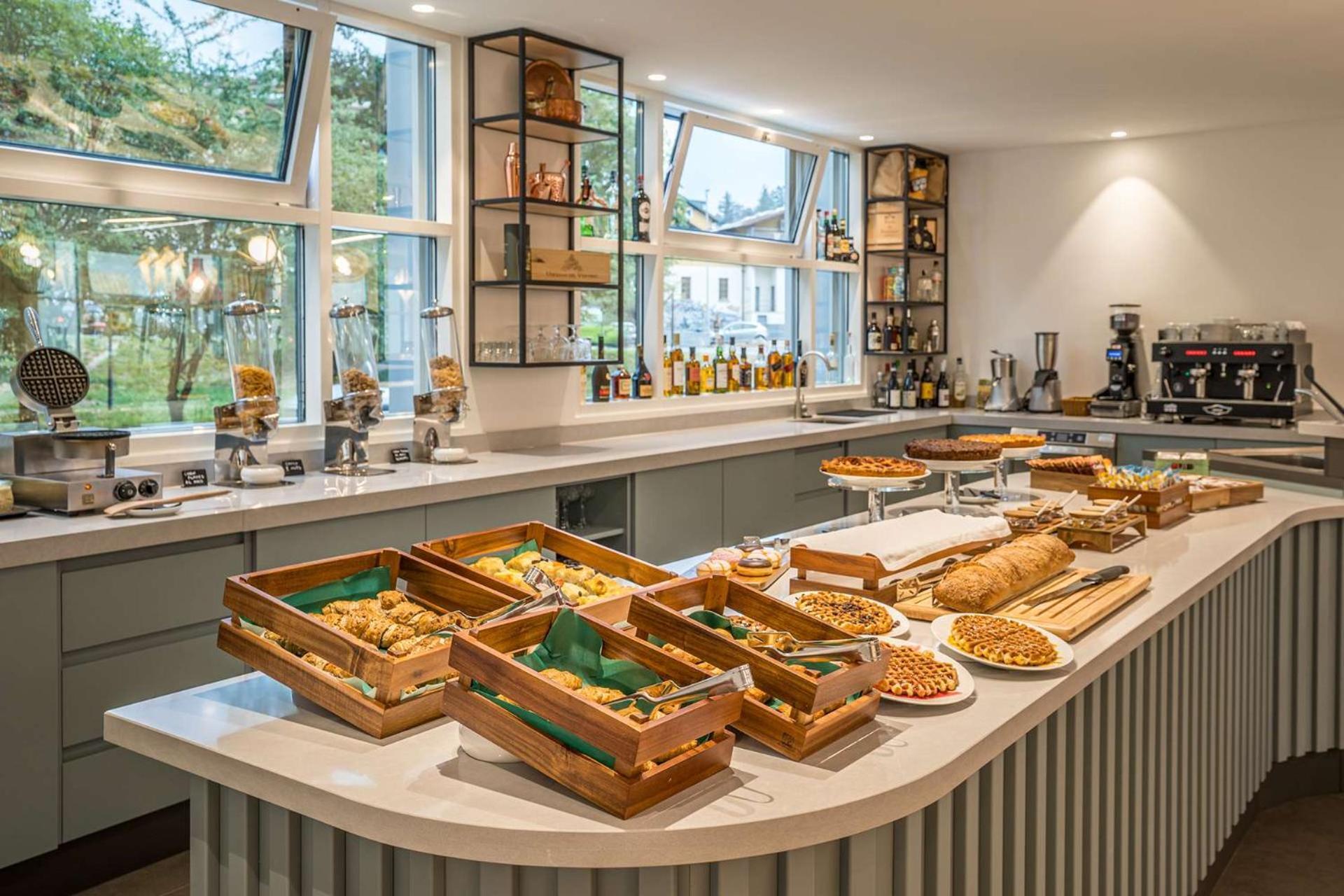 Hampton By Hilton Locarno Hotell Losone Eksteriør bilde